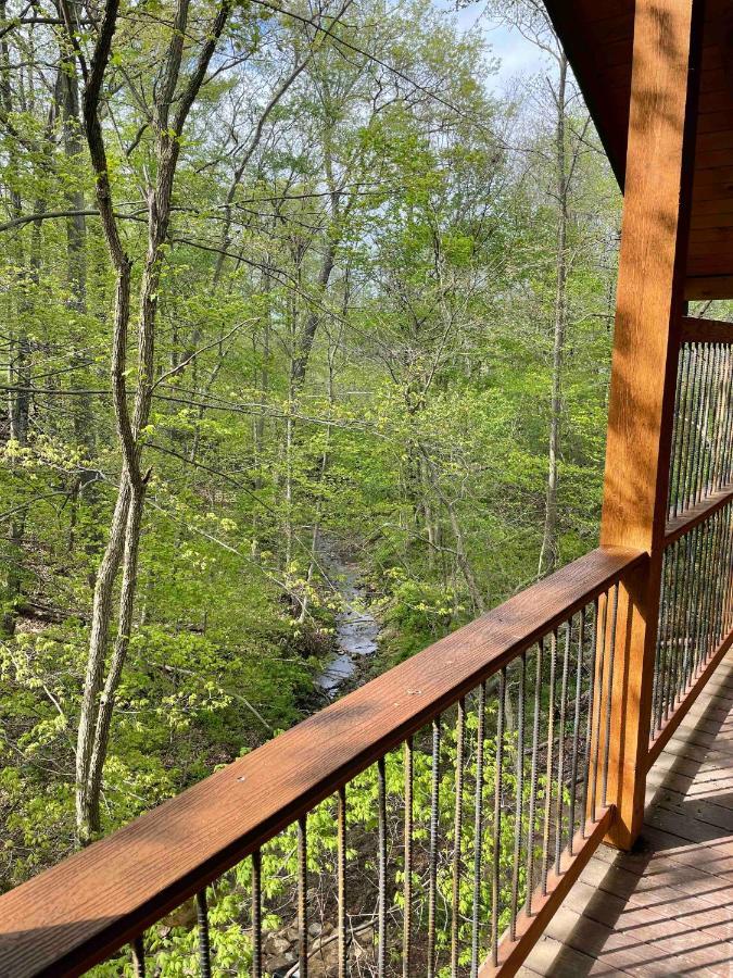 Cricket Hill Treehouse B By Amish Country Lodging มิลเลอร์สเบิร์ก ภายนอก รูปภาพ